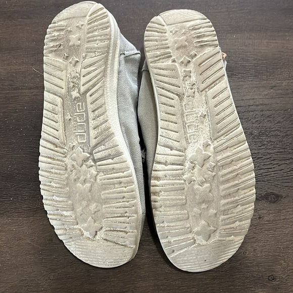 Hey Dudes‎ - Picture 4 of 5